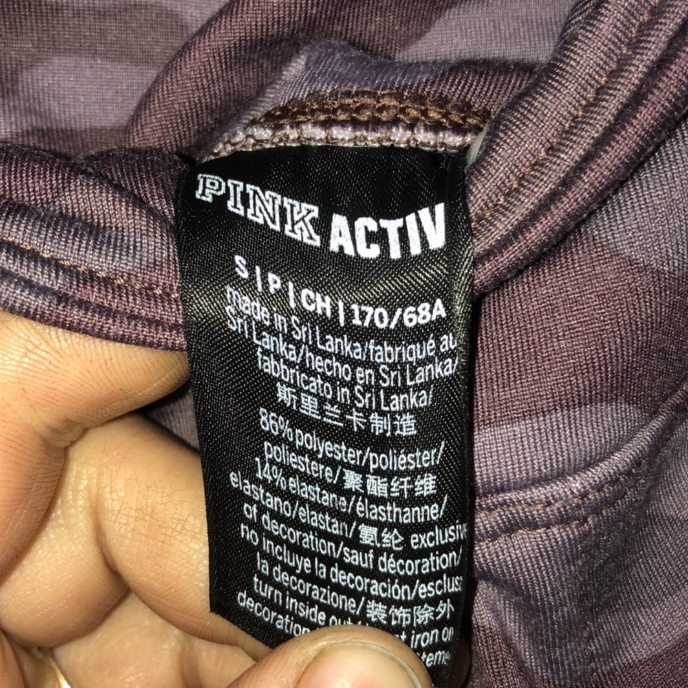 Pink Victoria’s Secret active Camo Leggings with pockets cargo style size small - Picture 5 of 6